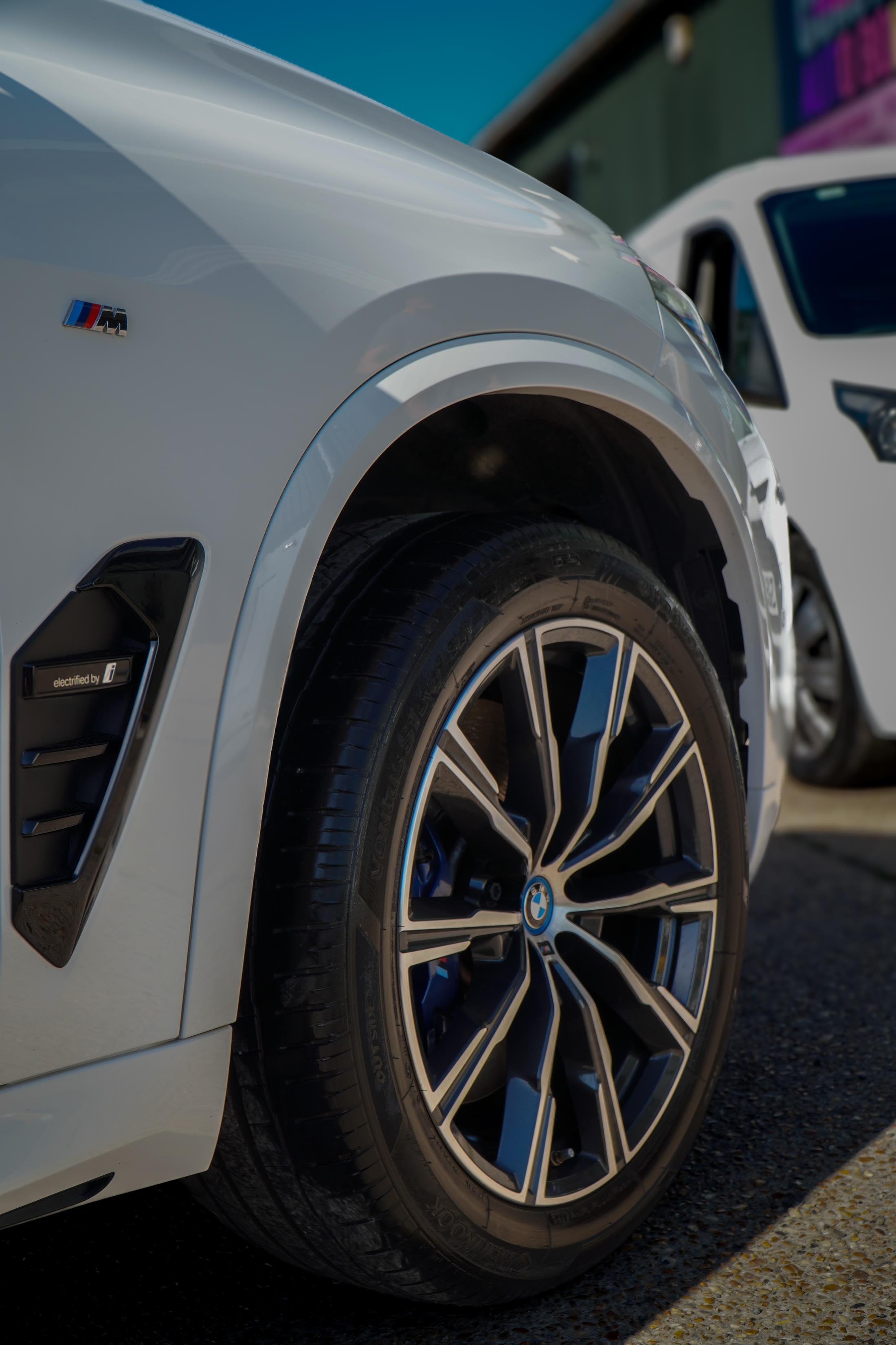 Signature Detailing