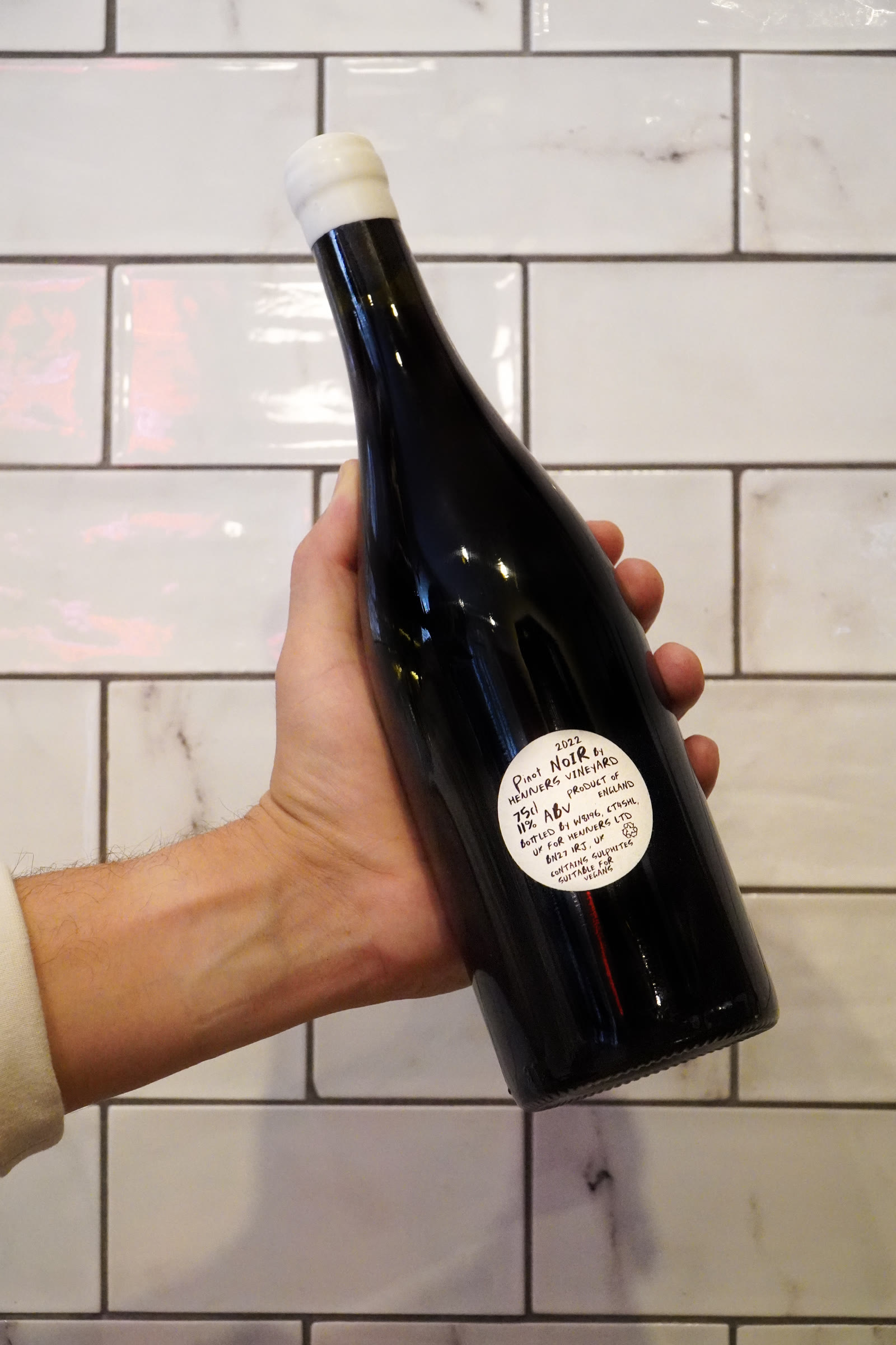 Henners Pinot Noir bottle